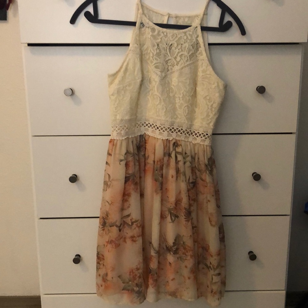 Floral lace dress!